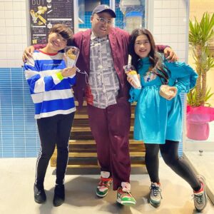 Anthony Instagram - ガンバレルーヤと3人でロケしたときここ最近で1番楽しかったな〜

#変な3人
#アメリカのB級映画のジャケットにありそうな写真
#よしこメイクばちばち
#この日グルメロケ5軒行ってソフトボールして美容室行ってクレープ食べたよ
#この晩は泥のように眠ったよ
#早くまたロケに出たい！！！