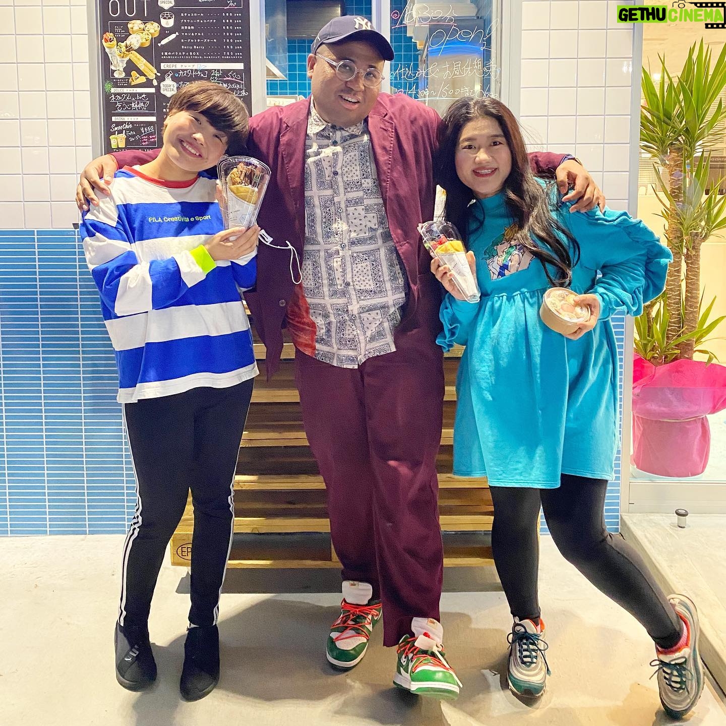 Anthony - 2.3K Likes - ガンバレルーヤと3人でロケしたときここ最近で1番楽しかったな〜
#変な3人
#アメリカのB級映画のジャケットにありそうな写真
#よしこメイクばちばち
#この日グルメロケ5軒行ってソフトボールして美容室行ってクレープ食べたよ
#この晩は泥のように眠ったよ
#早くまたロケに出たい!!!