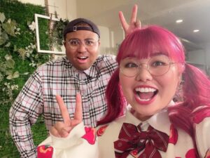 Anthony Instagram - こないだ初めて一緒になった
くれいじーまぐねっとのUraNちゃん
他人とは思えなかった。。。

#多分生き別れの兄妹 
#メガネも同じ
#いつか２人で飯食うだけの動画撮りたい