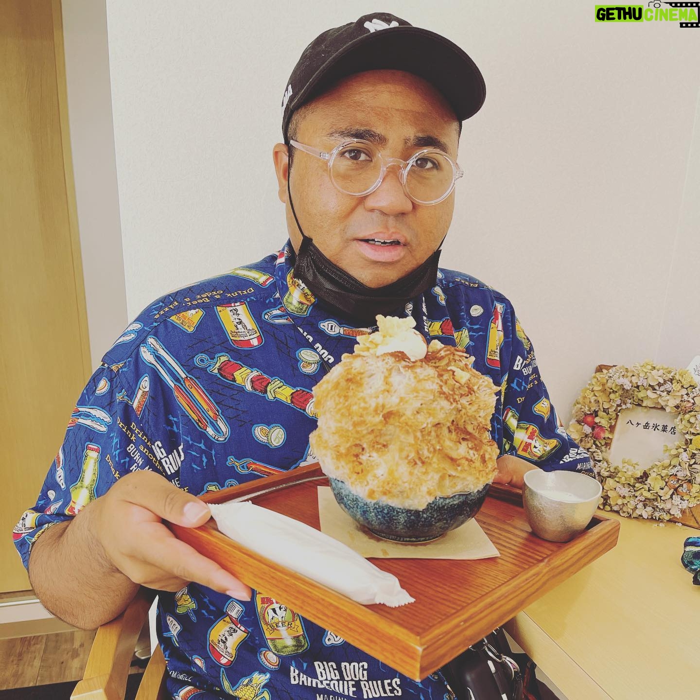 Anthony - 2.1K Likes - 友達が美味いって絶賛しているカキ氷屋さんにきて食べてみたら絶品だった!
#カキ氷
#かき氷
#カキ氷
#かき氷
#カキ氷
#かき氷
#八ヶ岳氷菓店
#八ヶ岳氷菓店新検見川店
#ただ1人カキ氷ちと恥ずかしかった
#いつかカップルできたい
#そんで
#たまたま
#偶然
#芸人をやめてしまった元同期が
#働いていた笑
#ティラミスのカキ氷まじうま