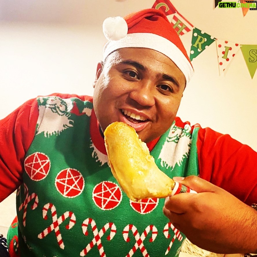 Anthony - 1.8K Likes - メリークリスマス
#メリークリスマス
#メリクリ
#merrychristmas
#🎄
#🎅
#🍗