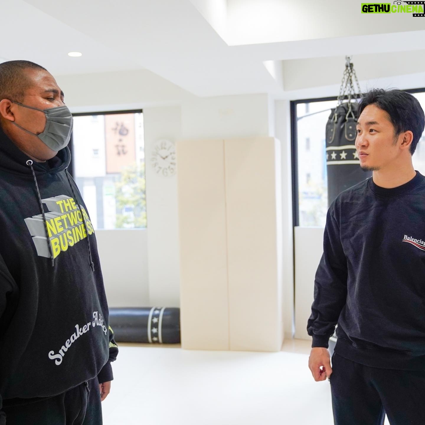 Anthony - 2.3K Likes - 昨日は朝倉未来選手と色々とやらせてもらったよ〜〜〜
#また発表いたします
#みっくん
#カッケーなぁぁぁ
#ただ並んでる絵だけみたらアントニーお前もまあまあ強そうだぞ