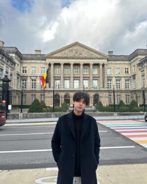 Anthony Buisseret Instagram - หนาว-clash