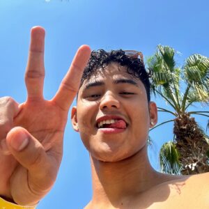 Anthony Flores Instagram - SUMMER IS WAVING! 🇦🇪