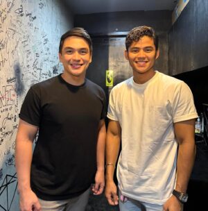 Anthony Flores Instagram - Nilamangan nanaman ako ng isang ligo.
