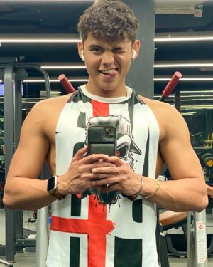 Anthony Flores Instagram - 🐷 season!