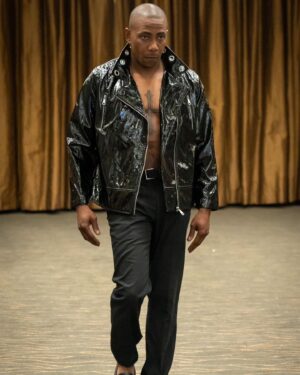 Anthony Knight Instagram - 🔥🔥🔥 
#magnifiquefashionshow 
By #victoriahenley 
Photo Credits to an amazing photographer 📸 @x2artphoto 
#runwaymodeling #malemodeling #runwayshow
Designer @iammrcarlyle 🔥🔥🔥