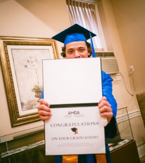 Anthony Ramos Instagram - WE GRADUATED! Thank you @amdaofficial for having me as the commencement speaker for the 2024 graduate class 🎓

Happy to have spent this day with my family and my closest friends. 

They didn’t wanna throw the hats…. 😂