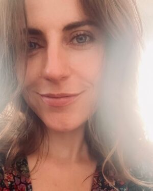 Antje Traue Instagram - It’s a wrap! Sun is shining in Palma and our hearts. Thank you deeply director Sherry Hormann to make this one of the most wonderful experiences for me. Thank you ladies @svenja.jung @tijanmarei & gentleman @theo.trebs @thomaskretschmann @netflixde @wiedemann_und_berg it’s been great.