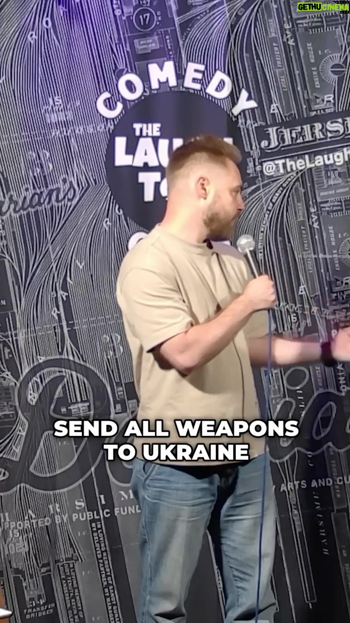 Anton Tymoshenko - 6.9K Likes - I always wanted try to perform in English in the USA so during my charity tour I had this option. This is part of my standup in New York. I will share other parts later, they gave me 10 min spot and I did my best.
Не всім може зрозуміла англійська, то я тут дам переклад. Але що вам точно має бути зрозуміло, що це розйоб. Інгліш стендап, мазафака.
Переклад:
Хочу подякувати за підтримку України. І я розумію, що ви не можете, відправити всю зброю в Україну зараз, вам треба залишити щось для своїх шкіл. Я маю на увазі... Вибачте, я маю на увазі, щоб захистити ваші школи.
Треба сказати, що Байден нам дуже подобається в Україні, тому що Байден дуже схожий на українців. Він також виглядає так, ніби може померти в будь-яку секунду.