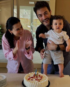 Antonino Monteleone Instagram - la parte più bella di me compie un anno 😍

scorri fino alla fine questo carosello da DILF LIFE 😂 per capire perché dicono che mi somigli un po’ 😇😎

Auguri Edoardo amore mio 😍