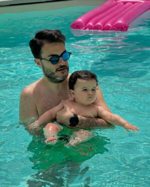 Antonino Monteleone Instagram - la parte più bella di me compie un anno 😍

scorri fino alla fine questo carosello da DILF LIFE 😂 per capire perché dicono che mi somigli un po’ 😇😎

Auguri Edoardo amore mio 😍