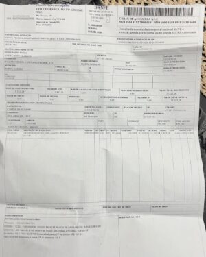 Antonio Villeroy Instagram - Mais um! Agradecemos a todos que se uniram para essa ação. Venham fazer parte da mudança . A união e transparência ultrapassam qualquer desafio. Arraste para o lado e vejam a nota fiscal desta entrega. #riograndedosul #portoalegre