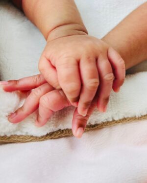 Anu Anand Instagram - My ambu & ammu have turned 1 month today.! 😍♥️🧿🧿

#nieceslove
