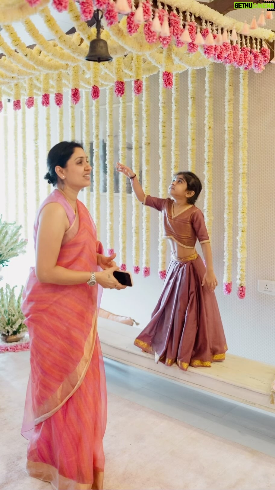 Anu Prabhakar - 59K Likes - ಐಶು @aishwaryaarjun ಮದುವೆಯ ಸುಂದರ ನೆನಪುಗಳು ❤️
Nandana and her fav Junior and Truffle! ❤️
Thank you so much dearest Suma and @surang.studio24 for the wonderful dresses you made for Nandana from Amma’s sarees!
#nandanaprabhakarmukherjee #raghumukherjee #anuprabhakarmukherjee #anuprabhakar