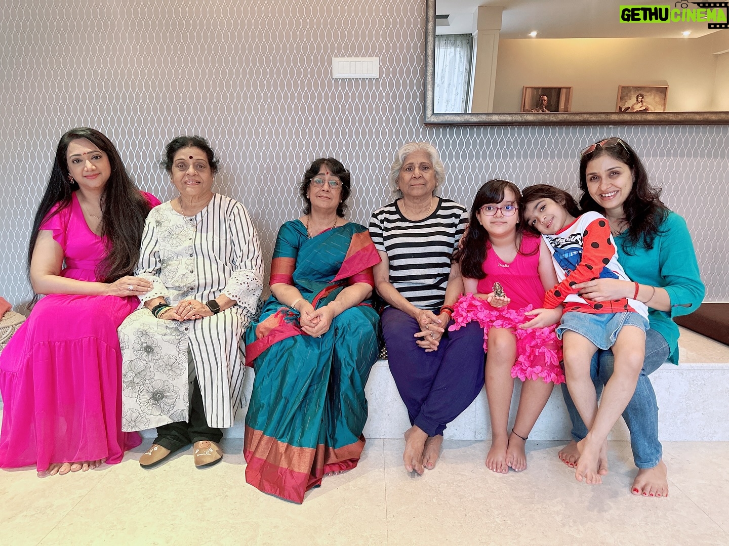 Anu Prabhakar - 10.8K Likes - The moment I first met @anu.p.mukherjee at the shooting location for Varsha movie with #vishnuvardhan sir, I knew we would hit it off!
Years later, oceans apart, we still have the same love & respect for each other. Now our daughters are friends too!!
Thanks Anu, Raghu, Amma, Aunty, and Nandana for the yummy Banana Ele Oota ❤️💕🥰 and the precious gifts!