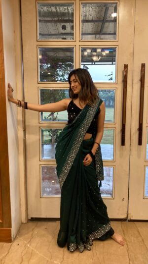Anubha Sourya Sarangi Instagram - 💚🥻

#sholonsi #saree #greensaree #reelitfeelit #reelkarofeelkaro #instareel #trending #shootdiaries
