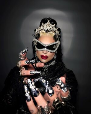 Anubis Finch Instagram - it’s my BIIIRTHDAY !! 🎂

PREORDER my debut album REBIIIRTH (available for presave everywhere) from TODAYYY 👻🎈🥹 l1nk in bi0 💿

here’s to 22 🖤 

#ANUBIS #REBIIIRTH #birthday #drag #dragrace #dragraceuk #album #albumcover #makeup #fashion #editorial #newmusic
