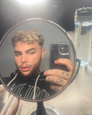 Anubis Finch Instagram - welcome to another instalment of… pictures of my face ☕️🍂 getting into AHS drag tonight.. any guesses as to who I’m becoming for Halloween? 🤭