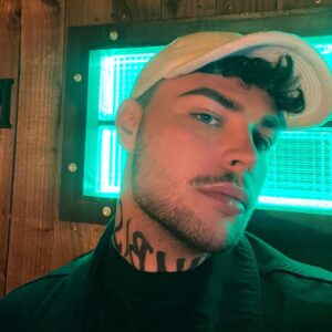 Anubis Finch Instagram - the “waiting outside the club toilets” lighting might not be a vibe but I felt cute so here’s some different angles of my face if anyone’s interested 🥸🫢 happy Brighton pride babiessssss 🔥