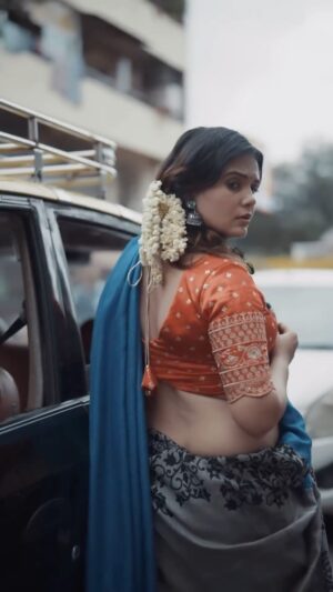 Anupama Agnihotri Instagram - Pehli dafa hi milke laga

📸 @portraitbyabhinesh 
Mua  @krupall_gami 
Blouse  @coralcreationblouses 

#reelitfeelit #saree #fyp #page #reelsinstagram #explorepage #anupmaagnihotri😘