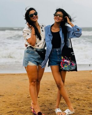 Anushka Merchande Instagram - Vay-cayyy🏖️🐚🌊 

#anushkamerchande #actress #bollywood #vacay #foryou #explore #instagood #instagram #instalike #beach