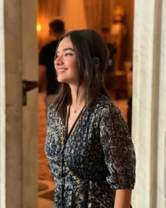 Actress Anushka Sen HD Instagram Photos and Wallpapers August 2024