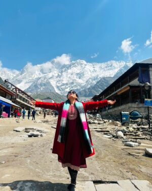 Anushka Srivastava Instagram - “Blessed by the sacred vibes of Kedarnath ✨ 

#SpiritualJourney #DivineBlessings” #HeavenOnEarth  #InAweOfNature #DivineSplendor” #PeacefulVibes #InnerHarmony” #NatureIsMyTemple #BlessedBeyondWords #DivineGrace”#PilgrimageGoals #KedarnathYatra”