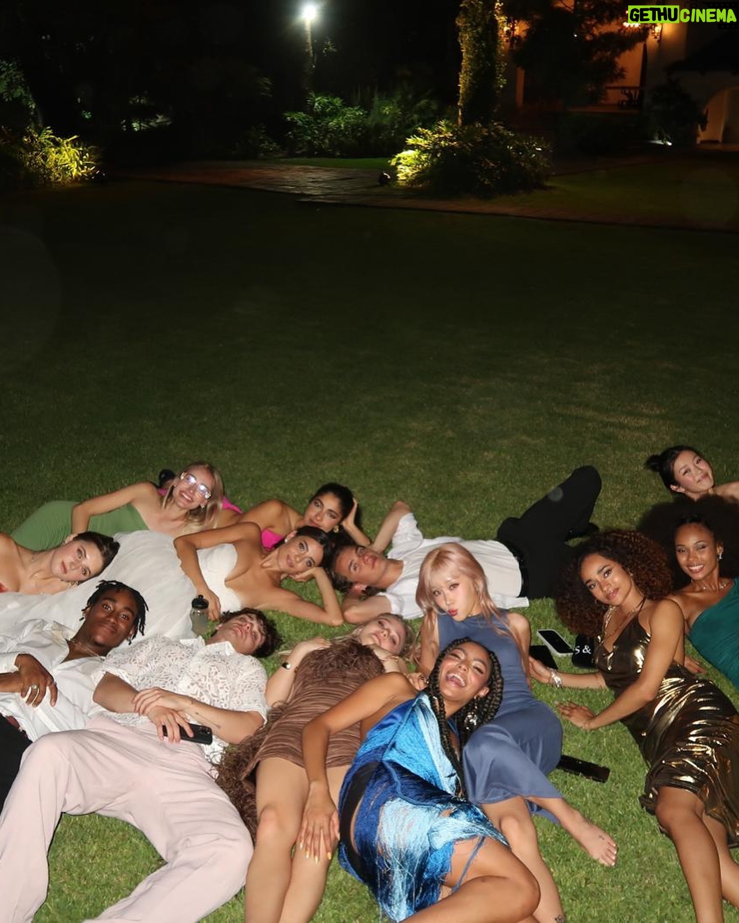 Any Gabrielly - 420.9K Likes - What a gift it is to see friends making their dreams come true 🥹 @sabinahidalgo you were the most beautiful bride and my heart is overflowing. Viva el amor!!! 🤍
Also, @nowunited reunited babyyyy!!! ✨✨✨