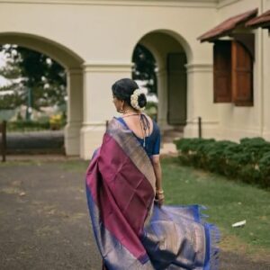 Aparna Nair Instagram - Here's @appunayar gracefully flaunting @seemattitextiles burgundy coloured, contrast blue-bordered Kancheepuram Silk Saree. This traditionally elegant and beautiful saree is a sure-shot statement.

Video : @parvathy.prasad_
Makeup : @sheena_makeup_artist

#keralasaree
#keralawedding #ethnicwear #ethnicsarees #sareedraping #saree #hinduwedding #tamilwedding #fashiondiaries #drapesofseematti #reels #trendingnow #fashionable #aparnanair