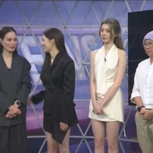 Apasiri Nitibhon Instagram - ขอบคุณคุณดิว พี่นาย ที่ไว้วางใจชวนให้มาเป็นคุณรัศมีหนึ่งในครอบครัว ฐานานุศักดิ์ ที่อบอุ่นนะคะ😊ท้าทายทั้งบทบาทในการแสดง และท้าทายระบบรอบทิศทางสุดๆ😅 สนุกมากๆค่ะ ขอบคุณนักแสดงที่น่ารักทุกท่านและทุกภาคส่วนที่เกี่ยวข้องกับซีรี่ส์เรื่องนี้ ขอบคุณผู้ชมทุกท่านที่สนุกกับการหลบหนีของคุณรัศมี เชื่อว่าสุดท้ายจะกลับมารักและเข้าใจนาง😊เพราะทุกคนต้องใช้เวลาในการเรียนรู้และยอมรับกับทุกๆเรื่องราวของชีวิต🫰และอย่างที่เคยบอกว่าซีรี่ย์จบทุกคนจะรักเด็กน้อยทั้งสองคนนี้มากขึ้นเป็น 100 เท่า 💯♥️ซึ่งตอนนี้น่าจะพันเท่าแล้ว😊🫶🏻
#ใจซ่อนรัก  #thesecretofus 
#rpaselfie #งานอาภา