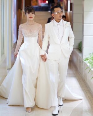Apisit Opasaimlikit Instagram - เจ้าสาวผมสวย  เจ้าสาวผมสง่า  เจ้าสาวผมหน้าเหมือน นินจาฮาโตริ