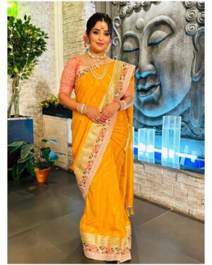 Apurva Nemlekar Instagram - .
❤️Saavni❤️
.
Make up - @manmeet_makeup_artist9201 
Hairstylist - @hairstylish_niki07 
Costume stylist - @shalmalee_t 
Pc - @manasi_rane_96 
Nail art - @londonnails2021 
.
Premachi Goshta @star_pravah
. 
#apurvanemlekar #saree #saavni💃 #premachigoshtonstarpravah #hazeleyes #orangesaree #haldiceremony #mehendi #nailart #eyesthatspeak #indiantraditionalwear #indianculture #incredibleindia #indianbeauty #wedding #weddingday #weddingseason #actorslife #shooting