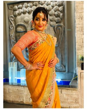 Apurva Nemlekar Instagram - .
❤️Saavni❤️
.
Make up - @manmeet_makeup_artist9201 
Hairstylist - @hairstylish_niki07 
Costume stylist - @shalmalee_t 
Pc - @manasi_rane_96 
Nail art - @londonnails2021 
.
Premachi Goshta @star_pravah
. 
#apurvanemlekar #saree #saavni💃 #premachigoshtonstarpravah #hazeleyes #orangesaree #haldiceremony #mehendi #nailart #eyesthatspeak #indiantraditionalwear #indianculture #incredibleindia #indianbeauty #wedding #weddingday #weddingseason #actorslife #shooting