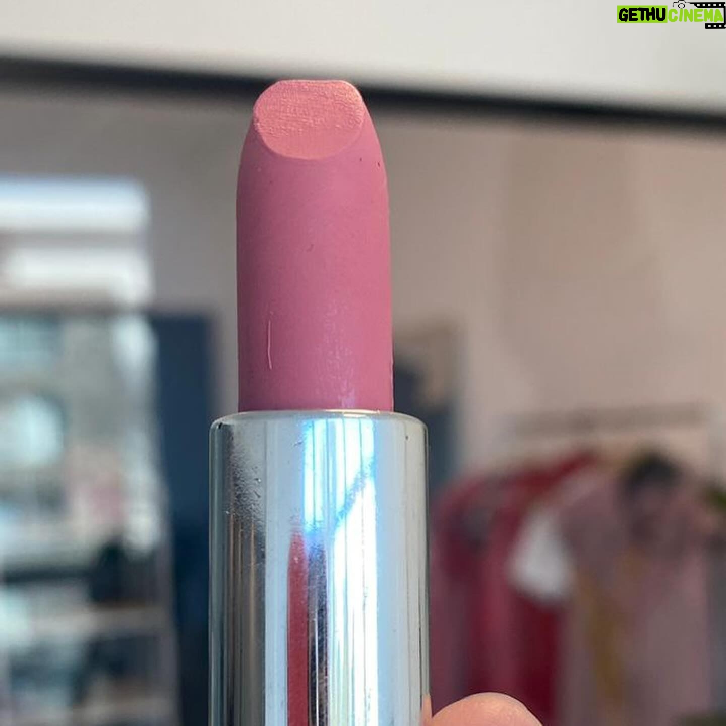 Araceli González - 18.1K Likes - Labial Rose 14
By g.ara cosmetics
Araceliweb.com 👄