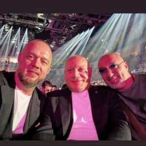 Aram Ananyan Instagram - * Уверенность достигается действием, а не просто мыслями.

* Сила достигается благодаря дисциплине, а не желанию.

* Успех измеряется результатами, а не усилиями.

* Уважением вызывают действия, а не обещания и пустые слова.

* Свобода обеспечивается уверенностью в своих силах, а не зависимостью от окружающих.

* Рост безусловно обусловлен проблемами, а не комфортом жизненным.

С открытием @beriot.msk 💃🏿