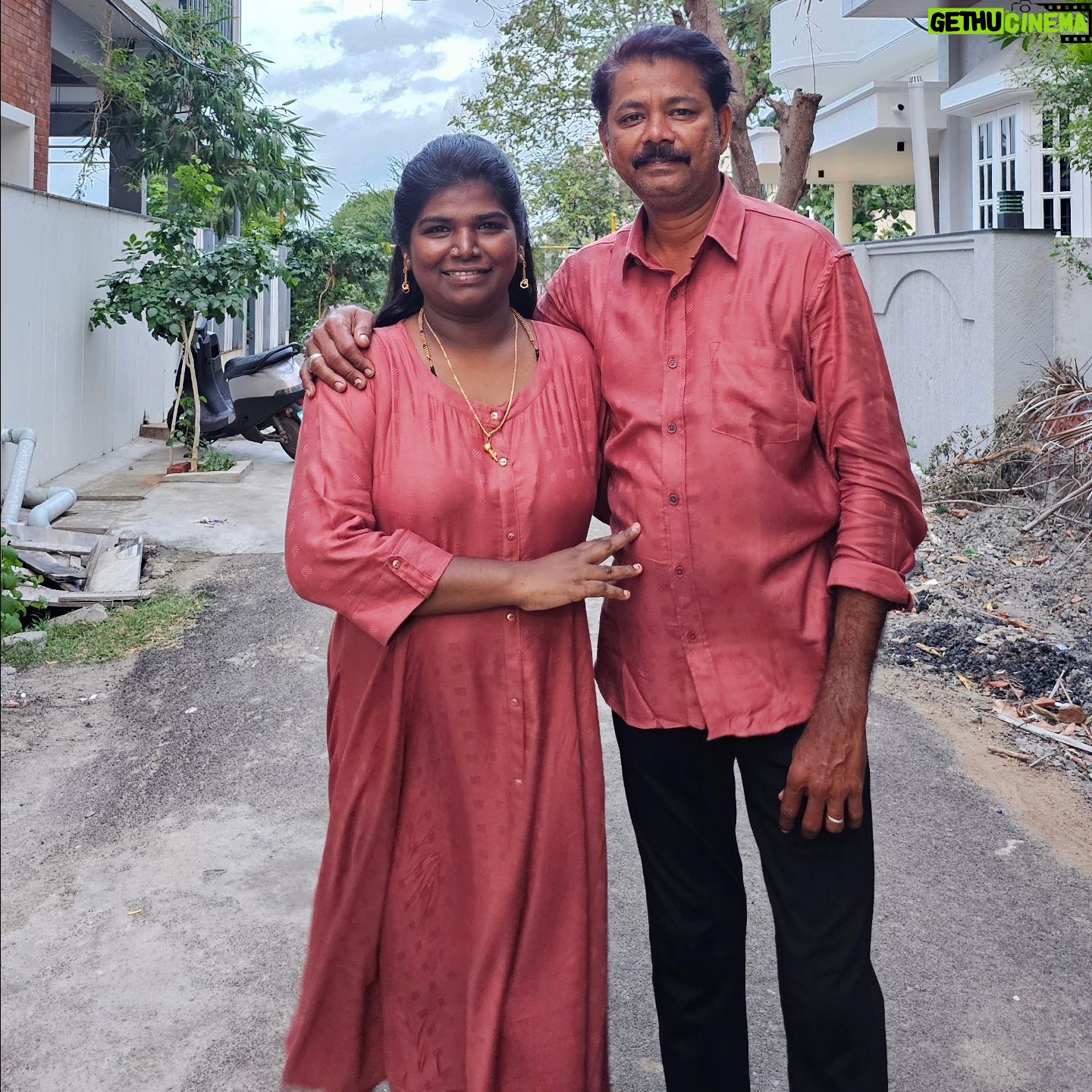 Aranthangi Nisha - 56.2K Likes - என்ன சொல்லி வாழ்த்துவது, என் காதலனுக்கு, என் கணவனுக்கு, என் நண்பனுக்கு, எனக்கு எல்லா சுதந்திரமும் கொடுத்து எனக்கு பின்னால் எப்பொழுதும் நிற்கும் என் உயிருக்கு, யார் என்ன சொன்னாலும் அவருக்கு நான் மட்டும் தான் ராணி, என் ராஜாவுக்கு இனிய பிறந்தநாள் வாழ்த்துக்கள்.. எப்பொழுதும் உங்கள் வாழ்க்கையில் சந்தோஷம் மட்டுமே நிலைத்து நிற்கட்டும் அதற்கு பக்கபலமாக நிஷா இருக்கட்டும்