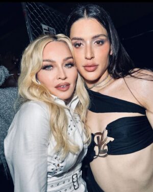 Arca Instagram - ladyland with @madonna @ladyfag @tokischa.sol @sevdaliza_ @bobthedragqueen @theonlymikeq @kevinjzprodigy was everything and more
ballroom reminds us to soar and compose our energy into psychic flowers and every dip is a bloom every ki is a comfort and every ball is a blessing ❤️‍🔥 thank you to everyone that made it out 🪼🍄🌱