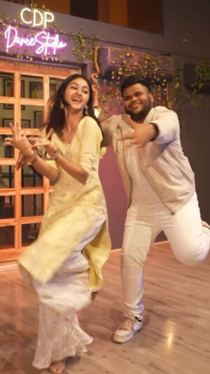 Archana Chandhoke Instagram - Post no : 2200 🥰 
like a good mummy, I was shooting a BTS!! Never thought I’d have a new reel with a trending number, ready !! 

Performers : @mukundkrajeshofficial @zaaravineet.offl 
Choreographer @krishanth_97
Dop @dhane1920
Studio @thechennaidancepalace