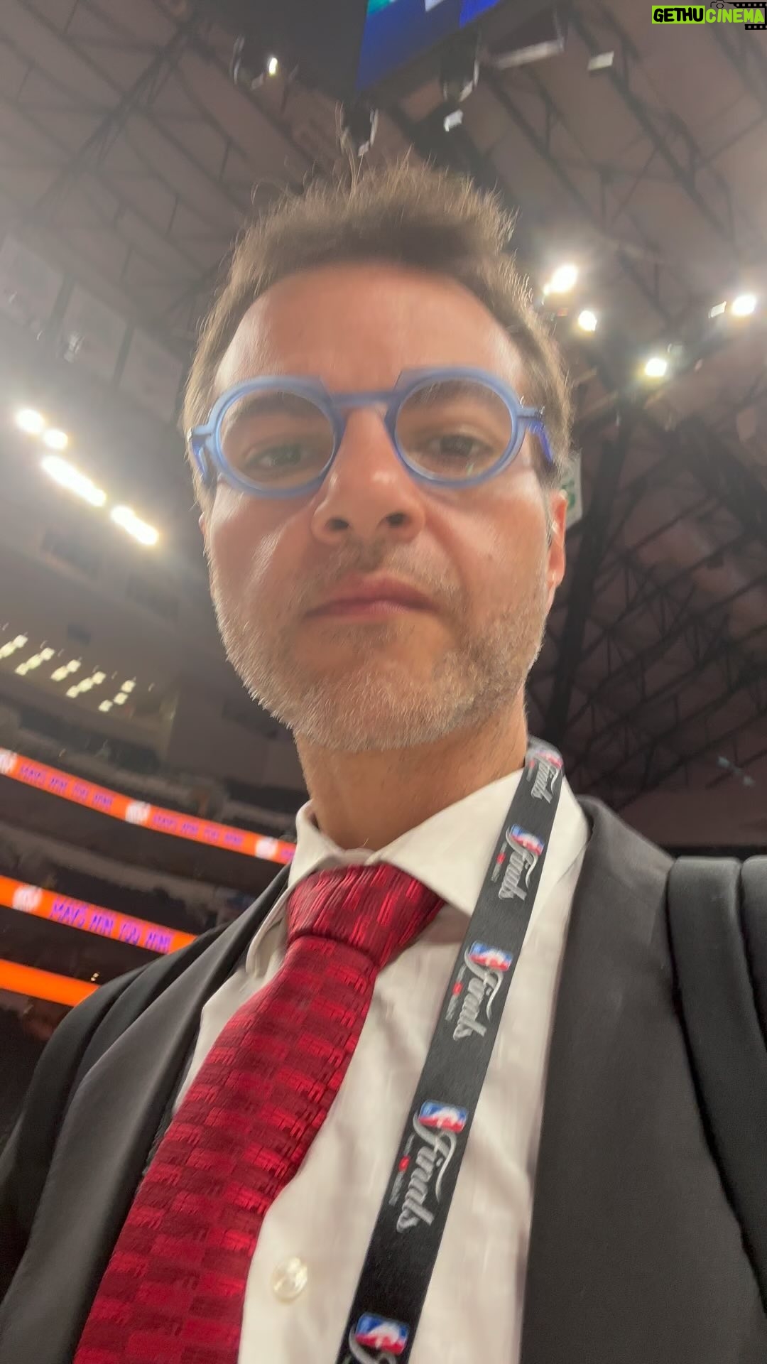Ari Aguiar - 3.3K Likes - Jogo estranho né. Dallas abriu a vantagem muito rápido. Acho que eles surpreenderam Boston que ficou sem reação. Vamo vê esse jogo 5. Celtics tem a chance de fechar em casa