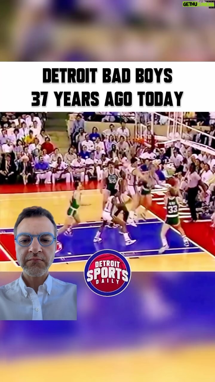 Ari Aguiar - 2.2K Likes - Basquete nos anos 80. Porrada comia solta sem dó. Que loucura que era.