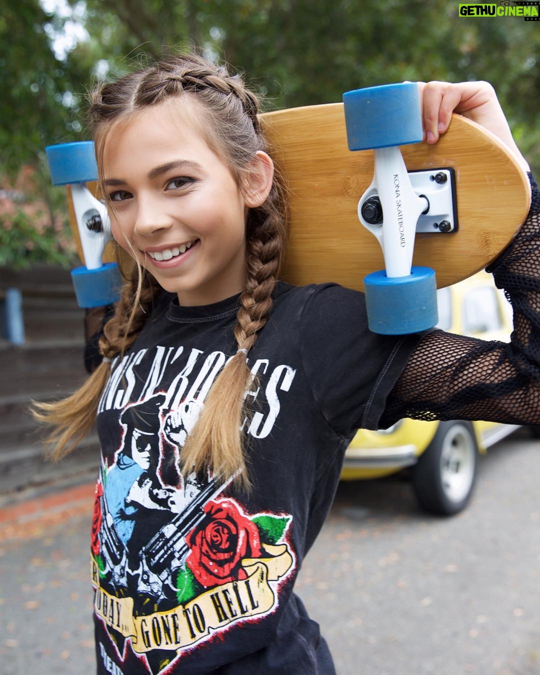Aria Spinello - 1.9K Likes - Went to the skatepark today.. it was Radš„š„ @konasurfcompany @wendyhortonphotography #teenstyle #hottopic #skateboarding #braids #lamodelsyouth #actress #younghollywood #tweenstyle #dancers #weekendvibes #coolvibes #chillin #surfergirl #friends #socal #modellife #konasurfcompany