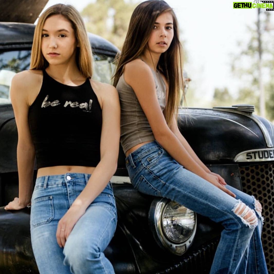 Aria Spinello - 1.8K Likes - Waiting for a ride ..#vintage #vintagetrucks #jeans #guessjeans #izzybeclothing #waiting