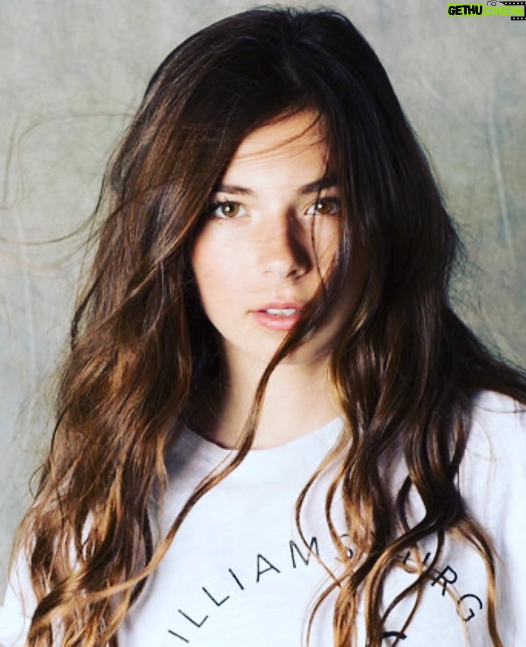 Aria Spinello - 1.9K Likes - Missing Kylieš.. #natural #messyhair #whatever