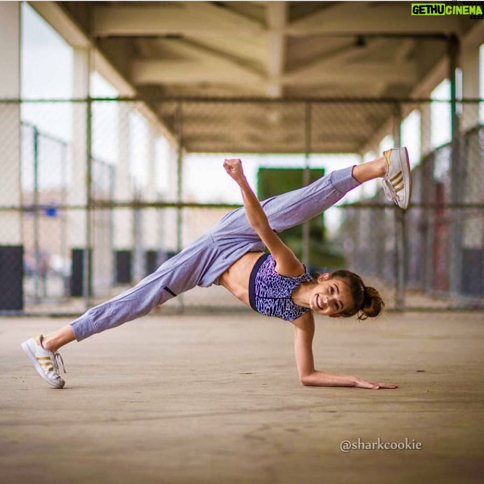 Aria Spinello - 2.5K Likes - Happy National Dance Day šš».. @sharkcookie dance feeds my soul- it's my breathe it's my truth and it keeps me centered... dance helps me to express myself and connect with the world š.. be bigger than you... Express Yourself #dancer #nationaldanceday #entertainer #lamodelsyouth #teenmodel #breathe #expression #appreciate #humble #losangeles