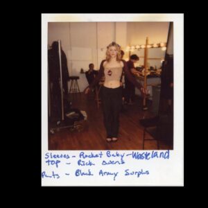 Arianne Phillips Instagram - happy birthday Courtney 
❤️‍🔥❤️‍🔥❤️‍🔥
soul sister 🩰🪷 🧘🏻‍♀️ 💓 🦀 🍒💫
#courtneylove