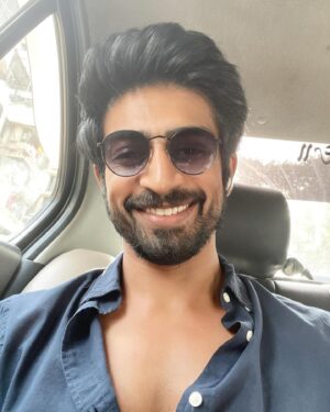 Arjun Das Instagram - When mom combs my hair vs When I comb my hair 🤪
