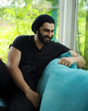 Arjun Kapoor Instagram - Blending work and play #workcationvibes #workinprogress
