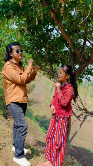 Arjun Sapkota Instagram - यतिबेला बहिनिलाई भेट्न म उहाँकै घरमा आएको छु ❤️
.
.
.
.
.
#arjunsapkota
#reelsinstagram #PahadiSong #nepal🇳🇵 #trending #reelsfb #trendingreels #nepalisong #explore #baitadi #reels #instagood #reelsvideo #viral