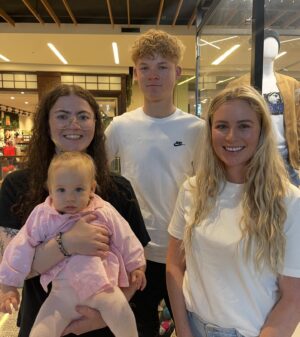 Arlene Blencowe Instagram - My heart is full 🥰
Looking forward to another week of catch ups, training and enjoying my time being back home 🏠